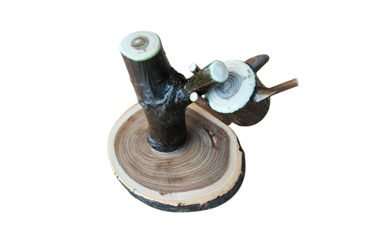 木製 木登り猫のオブジェ 癒しの置物［長者森工房］ 秋田県 羽後町 【 インテリア 雑貨 置物 おしゃれ かわいい 猫 グッズ 天然木 ギフト 縁起物 】