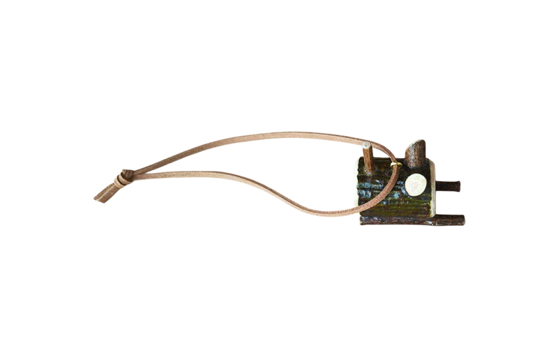 木製 まったり猫のストラップ［長者森工房］ 秋田県 羽後町 【 ストラップ 猫 黒猫 猫雑貨 雑貨 おしゃれ 和風 縁起物 】