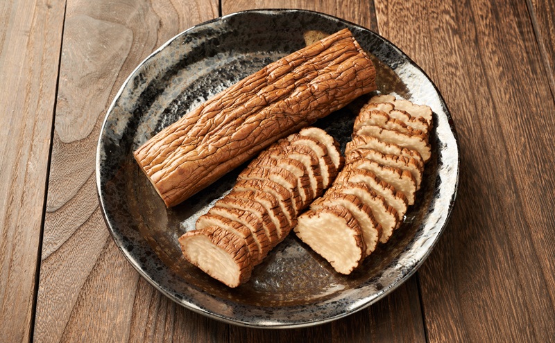 【定期便全3回】こだわりの製法が生んだ 本物の味 国産 いぶりがっこ 金の蔵（200g）×4袋［ゆめ企画須藤健太郎商店］【漬物 漬け物 いぶりがっこ 燻製 大根 だいこん ご飯のお供 おつまみ 家飲み 秋田 羽後】