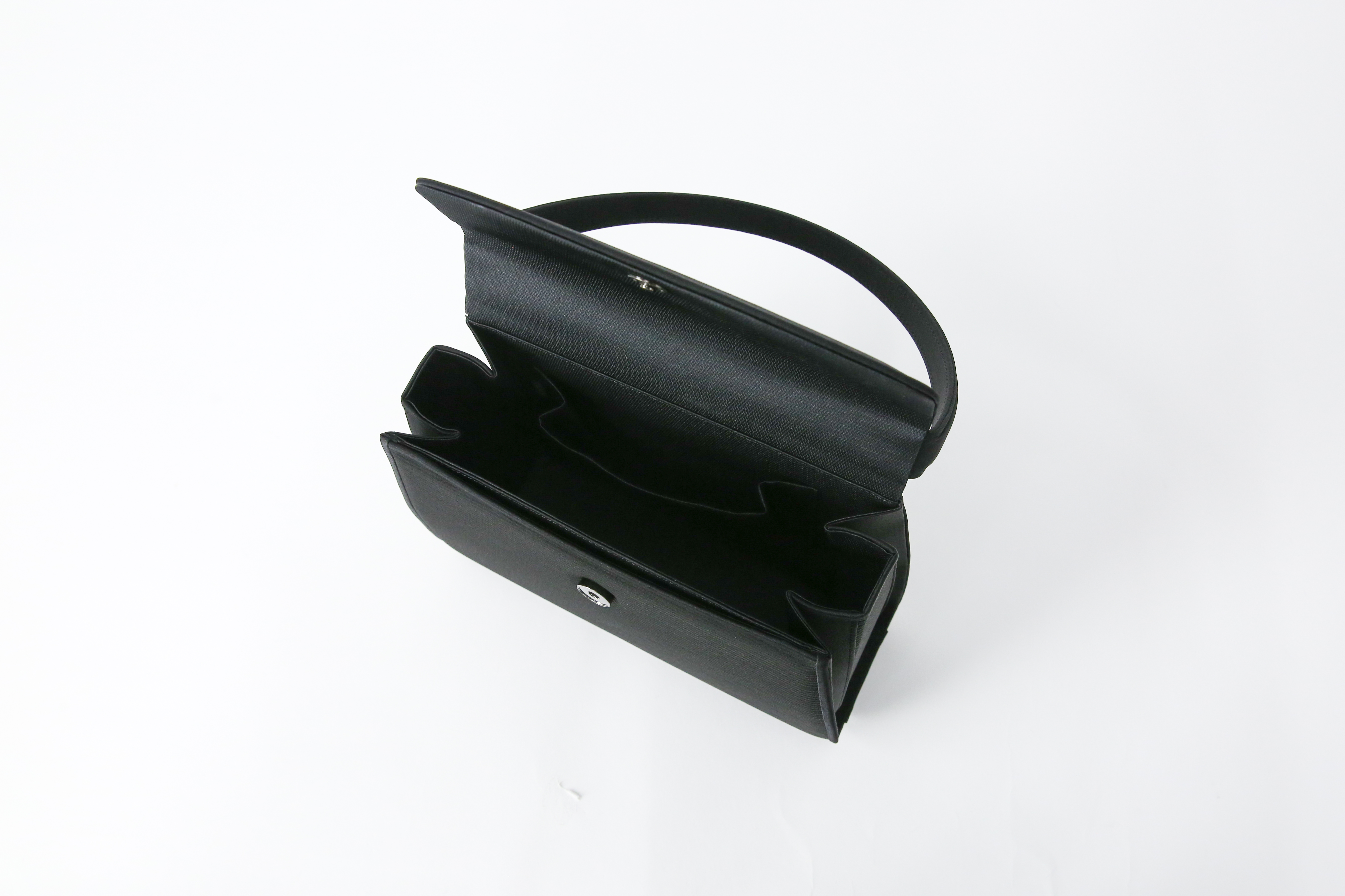 【米沢織】パイピング仕立てが上品で美しく、使い勝手の良いフォーマルバッグ 黒 バッグ 日本製 冠婚葬祭 式典 入学式 卒業式 入園式 卒園式 ハンドバッグ 弔事 ブラックフォーマル 山形県 米沢市