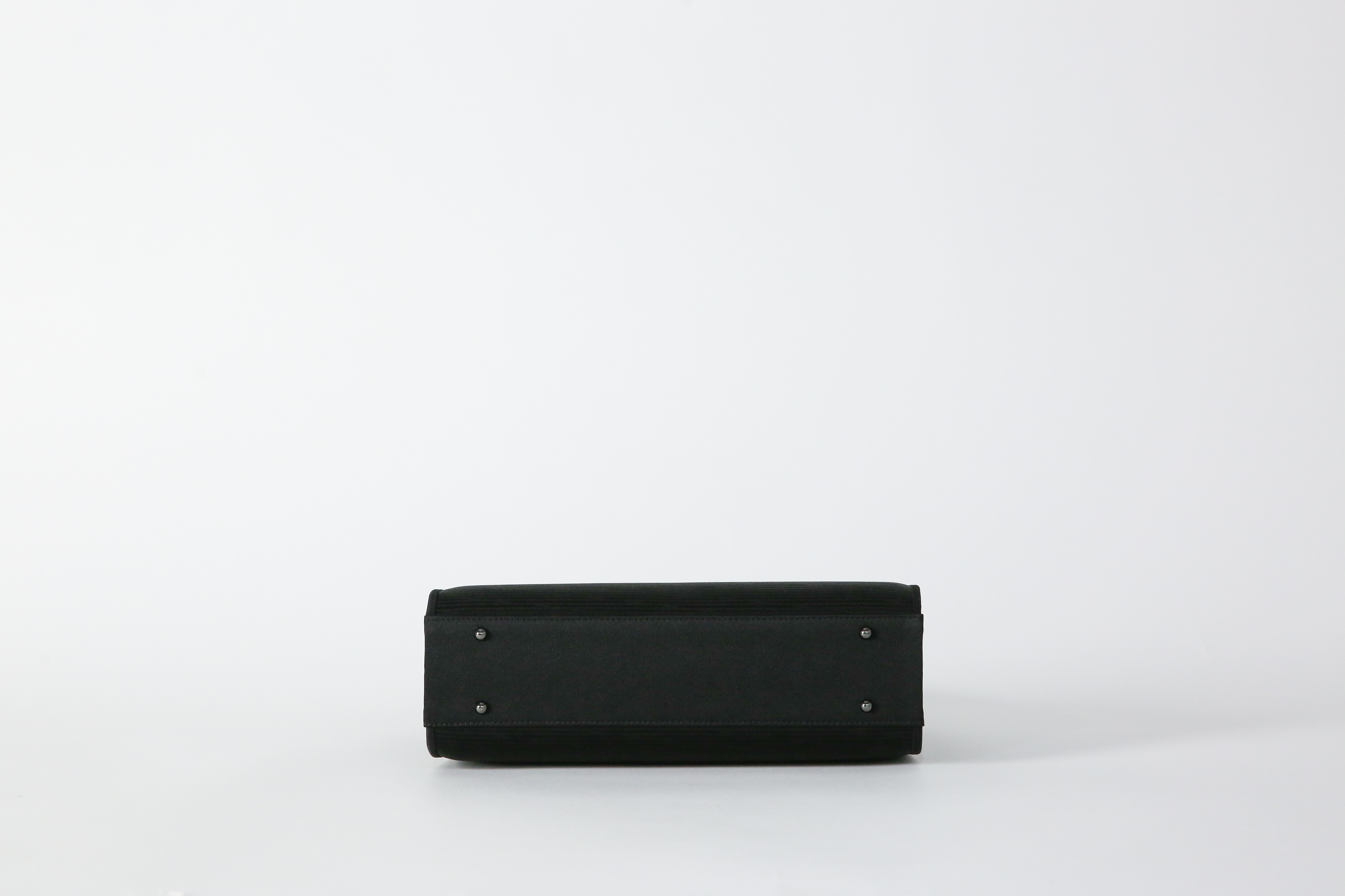 【米沢織】パイピング仕立てが上品で美しく、使い勝手の良いフォーマルバッグ 黒 バッグ 日本製 冠婚葬祭 式典 入学式 卒業式 入園式 卒園式 ハンドバッグ 弔事 ブラックフォーマル 山形県 米沢市