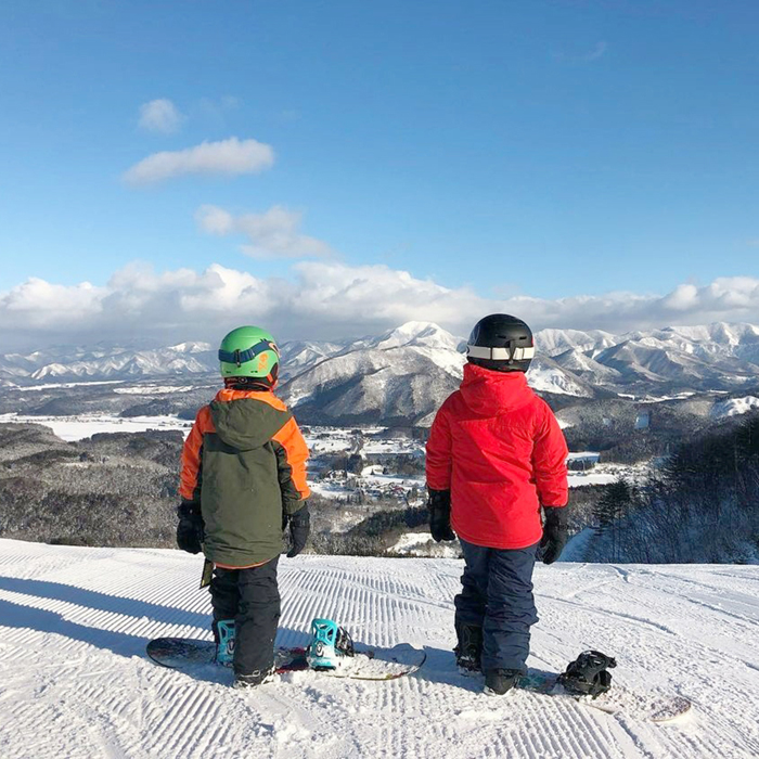 山形県最上町赤倉温泉スキー場　1日リフト券　(シニア1枚　子ども1枚)