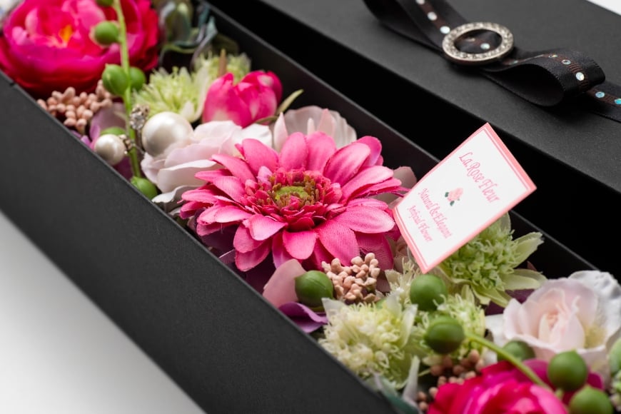 フラワーアレンジメント アーティフィシャルフラワー ギフト BOX [La.Rose Fleur 山形県 高畠町 tk06ayt140000] フラワー アレンジメント ハンドメイド 花 はな 造花 インテリア 飾付