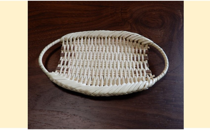 またたびのおしぼりトレー - 工芸品 手づくり ハンドメイド 天然素材 経年変化 雑貨 テーブルウェア おすすめ 送料無料 山形県 飯豊町