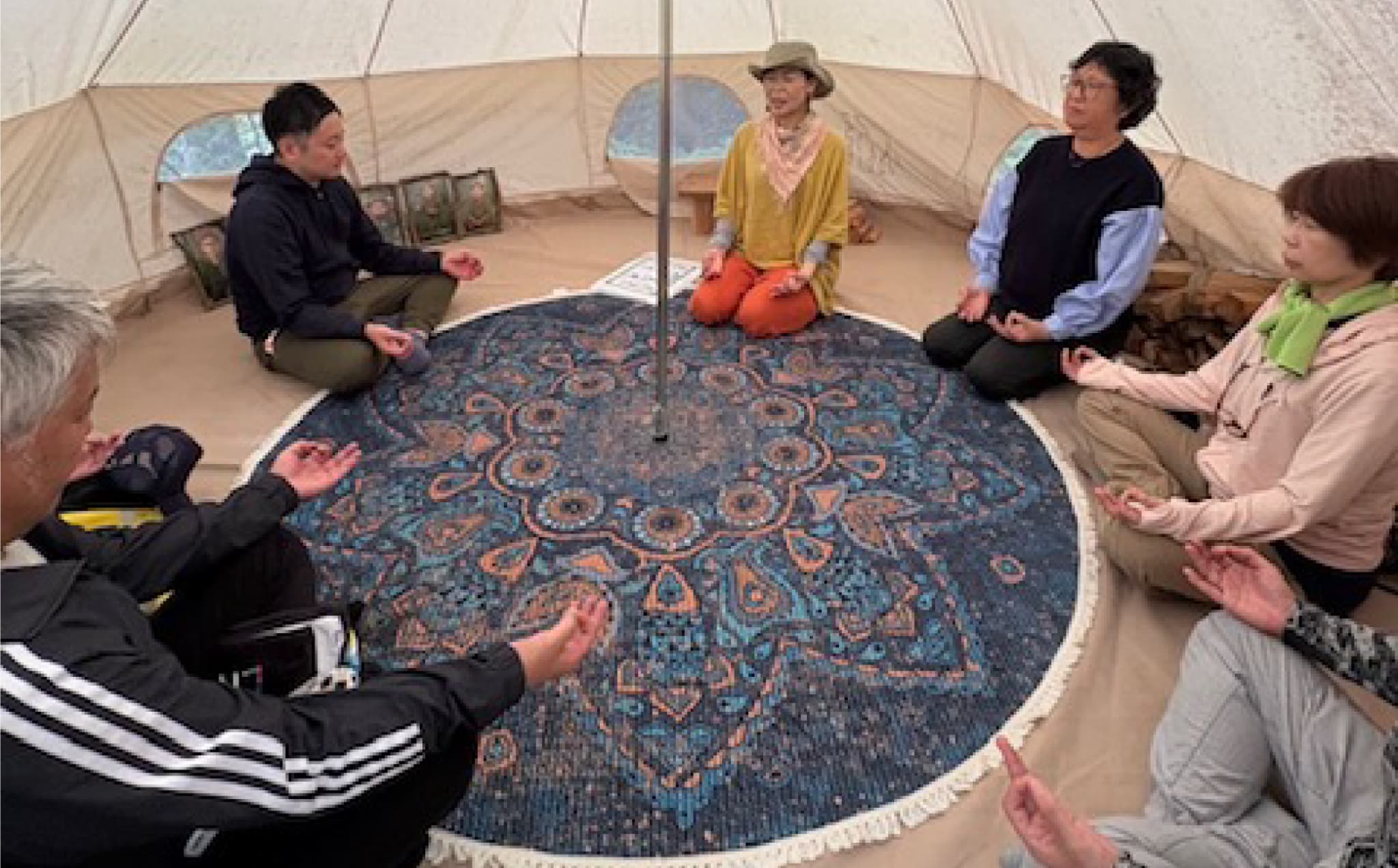 フォレストセラピー体験（森林浴×マインドフルネス瞑想体験）1回分 | フォレストセラピー 森林浴体験 マインドフルネス瞑想 自然と調和 静寂の時間 森の癒し 体験型返礼品 フィトンチッド マイナスイオン 深呼吸セラピー 自然の空気 心のデトックス | KM003