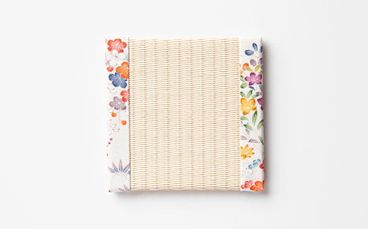 畳コースター 1枚 Sサイズ 加賀友禅（白） 久保木畳店 TATAMIVILLAGE 須賀川市 福島 F7X-0561