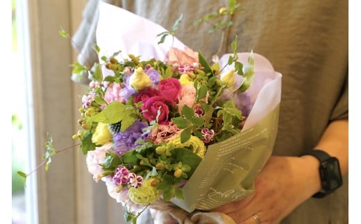 季節のスタンディングブーケＢ　【07208-0168】