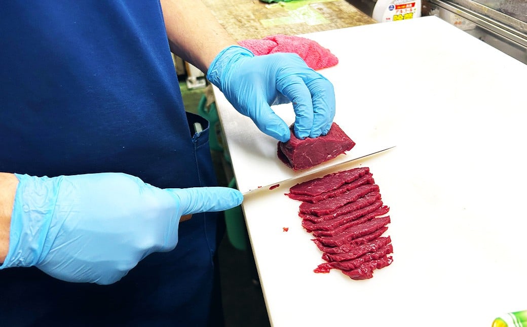 馬刺し　国産　赤身　モモブロック　約200g　辛味噌付き　会津　喜多方　真空パック　冷凍　名物　辛みそ【07208-0642】