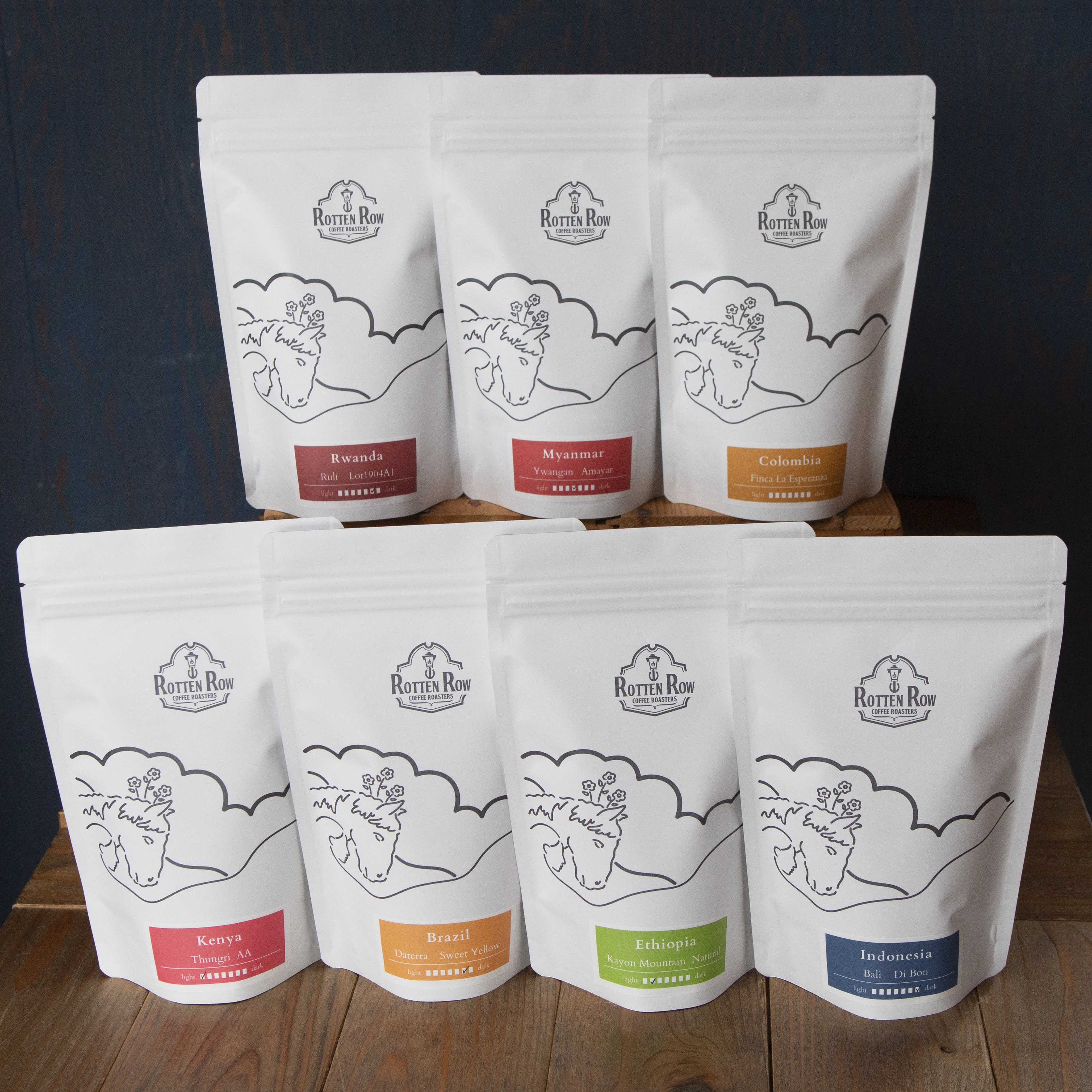 ã¹ãã·ã£ã«ãã£ã³ãŒããŒåºäž»ãããã2åã»ãã(çç
ã³ãŒã㌠çŽ150gÃ2è¢)ã倧èªç¶ã«å²ãŸããè£ç£æ¢¯ãããå±ãããèªå®¶çç
ã KBR002