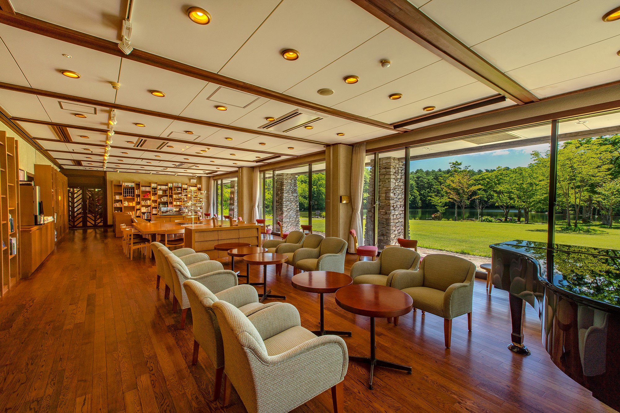 〈ふるさと納税限定プラン〉【裏磐梯高原ホテル】スイートルーム1泊2食付きペアご宿泊券 KBD001