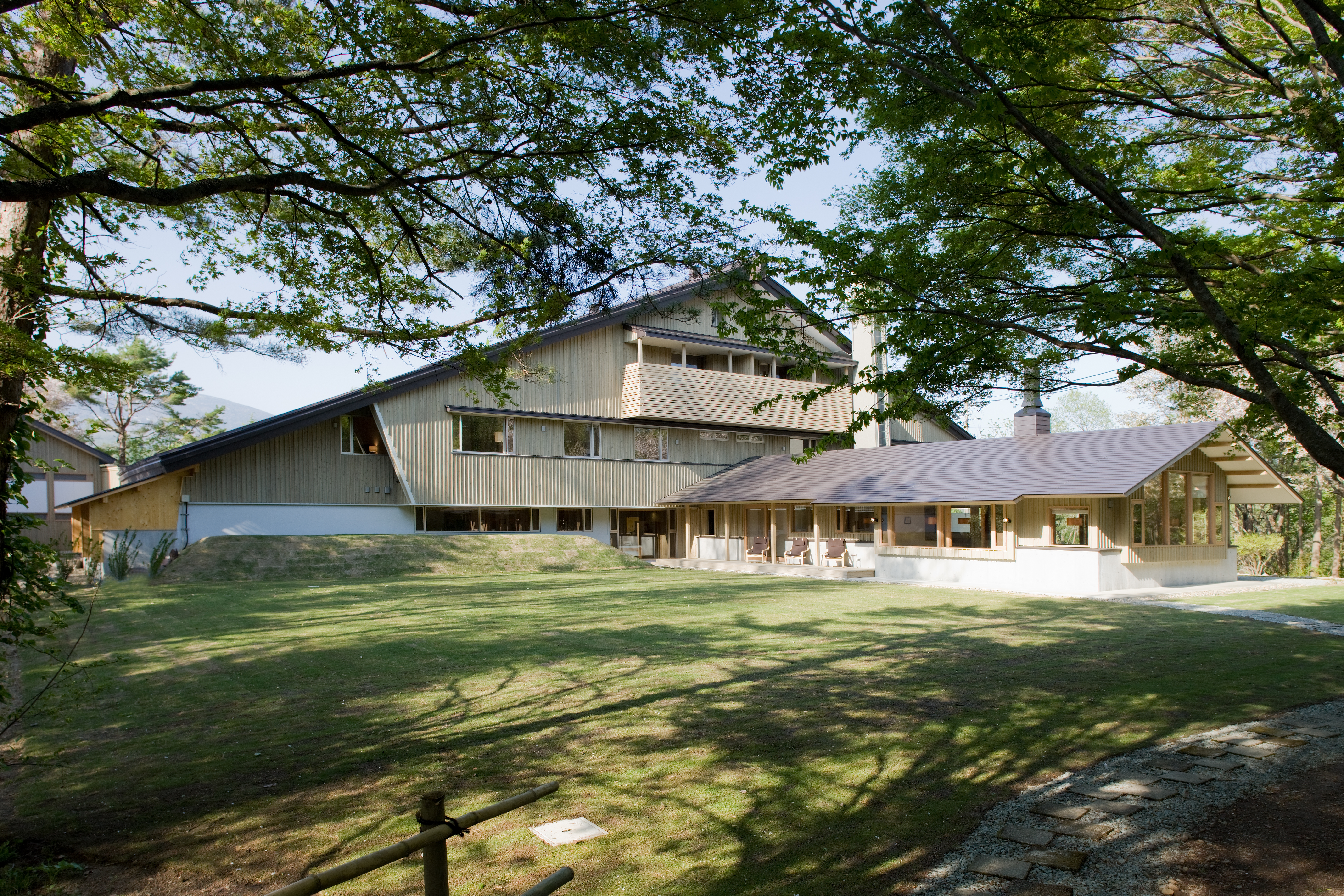 〈ふるさと納税限定プラン〉【ホテリ・アアルト】お好きなお部屋1泊2食付きペアご宿泊券 KBG001