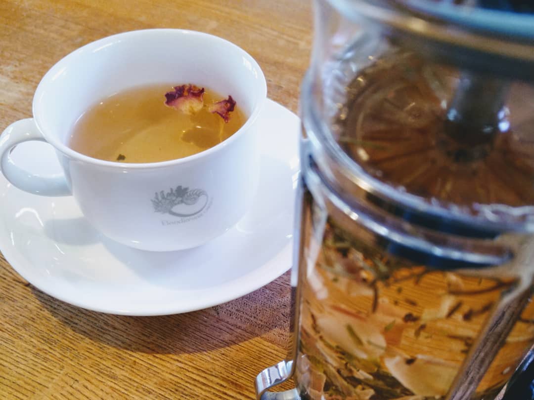 やすらぎの森のティータイムセット（カラー：赤）【Table Land Quilt×Bandia】 KBU004