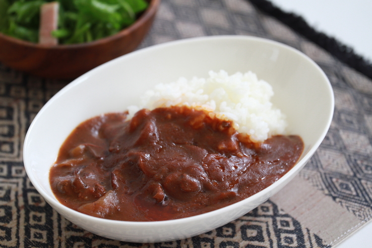 会津名産の馬肉と磐梯町産の野菜を贅沢に使用！日本酒で煮込んだ馬肉ハヤシライス4食セット