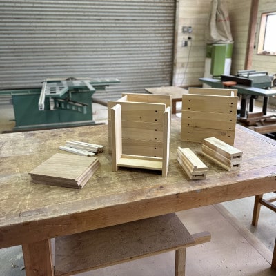 四匹の狐の物語を飾る-民話をモチーフにした飾り台作りワークショップ(4名様)【配送不可地域：離島・沖縄県】【1615969】