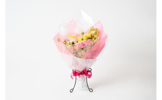 古河市三和産バラの花束（バルーン付き）｜ 花 フラワー 薔薇 ローズ 包装 ご家庭用 ギフト 記念日 誕生日 結婚記念日 送別 歓迎 イベント 発表会 卒業式 サプライズ お祝い プレゼント 贈答 贈り物 茨城県 古河市 ※北海道・沖縄・離島への配送不可 _DP79