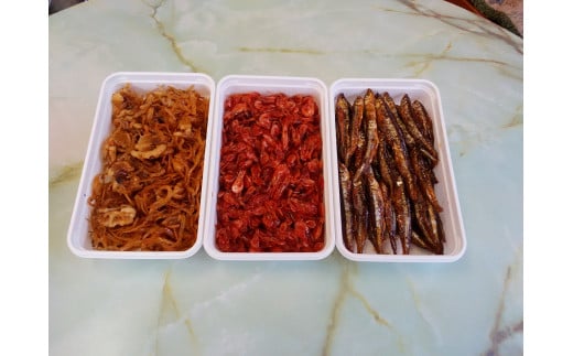 古河名物　鮒甘露煮・特撰佃煮3種類セット ※沖縄・離島への配送不可 | 鮒の甘露煮 鮒 ふな フナ 甘露煮 かんろ煮 佃煮  ご飯のお供 おかず つまみ 惣菜 魚 肴 国産 人気 おすすめ 詰合せ 詰め合わせ セット 取り寄せ お取り寄せ グルメ 惣菜 おせち 御節 お節 名物 お土産 ギフト 贈答 贈り物 プレゼント 父の日 お中元 お歳暮 御歳暮 古河ブランド認証品 百年フード _AZ01