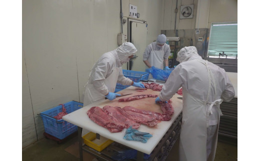 古河市産ローズポーク『豚カタ・モモ切落し1.5kg』 | 肉 豚肉 国産 ブランド 冷凍 焼肉 BBQ 小分け 食べ比べ 食べくらべ ロース 肩ロース 切り落とし セット商品  詰め合わせ バラエティ ギフト 贈答 贈り物 お中元 お歳暮 プレゼント 茨城県 古河市 直送 産地直送 送料無料 _AD07