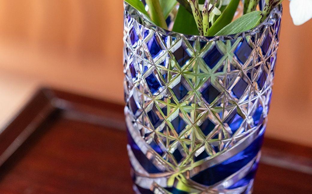 江戸切子 花瓶＜潮騒＞カガミクリスタル F715-3024-CCB |  江戸切子 クリスタルガラス 花瓶 花器 キレイ 上品 お祝い プレゼント 記念日 日本土産 伝統 日本製 プレゼント 贈り物 卒業祝い 就職祝い 記念品 贈答品 父の日 母の日 茨城県 龍ケ崎市