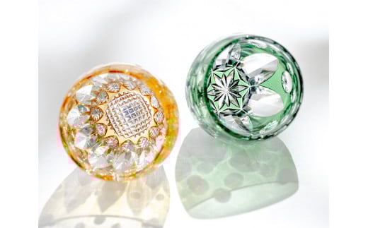 伝統工芸士作カガミクリスタルの江戸切子 冷酒杯〈向日葵〉T535-2839-CUM | 日本酒 グラス キレイ 上品 お祝い プレゼント 記念日 ギフト ご褒美 オリジナル 日本土産 クリスタルガラス グラス コップ 伝統 日本製 プレゼント 贈り物 卒業祝い 就職祝い 記念品 贈答品 父の日 母の日 茨城県 龍ケ崎市