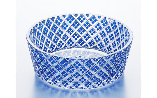 カガミクリスタルの江戸切子 そうめん大鉢セット[大鉢1個+猪口6個] | 食器 皿 キレイ 上品 お祝い プレゼント 記念日 ギフト ご褒美 オリジナル 日本土産 クリスタルガラス 江戸切子 伝統 日本製 プレゼント 贈り物 卒業祝い 就職祝い 記念品 贈答品 父の日 母の日 茨城県 龍ケ崎市