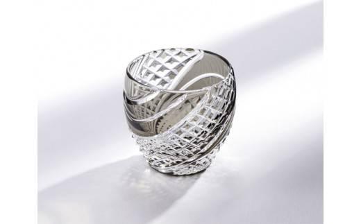 ガミクリスタルの江戸切子 冷酒杯〈魚子流し紋〉青墨 T535-2044-BLK | 日本酒 グラス キレイ 上品 お祝い プレゼント 記念日 ギフト ご褒美 オリジナル 日本土産 クリスタルガラス グラス コップ 伝統 日本製 プレゼント 贈り物 卒業祝い 就職祝い 記念品 贈答品 父の日 母の日 茨城県 龍ケ崎市