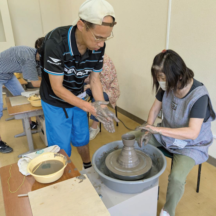 手ひねり体験またはロクロによる陶芸体験　2名様分【陶芸 陶芸体験 体験 チケット 体験チケット 茨城県 北茨城市】(CY001)