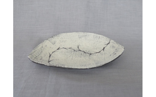 【おうちで陶炎祭】 草紋半月皿 「新井倫彦」作【笠間焼】 AY-016