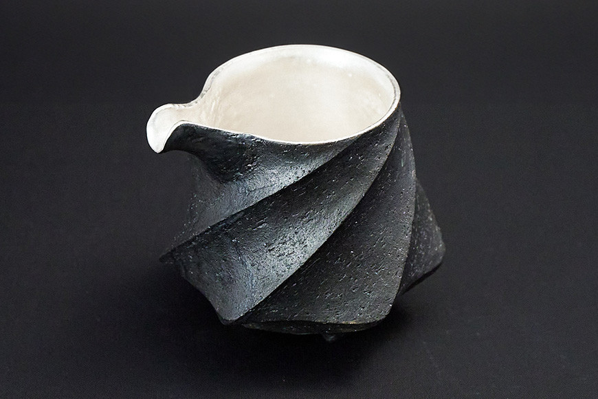 陶芸家 「沖 誠」作 炭化銀彩 片口【笠間焼】 FM-006