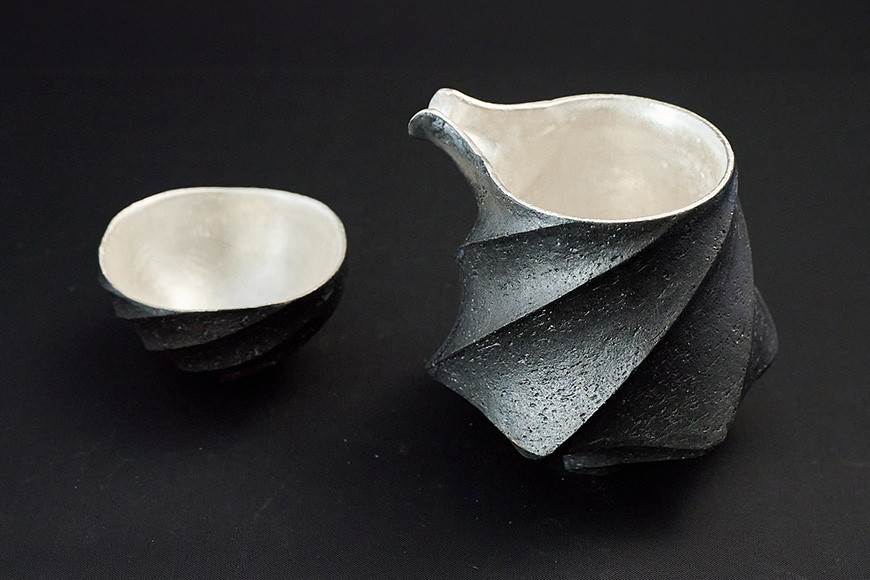 陶芸家 「沖 誠」作 炭化銀彩 片口・ぐい呑セット【笠間焼】 FM-002