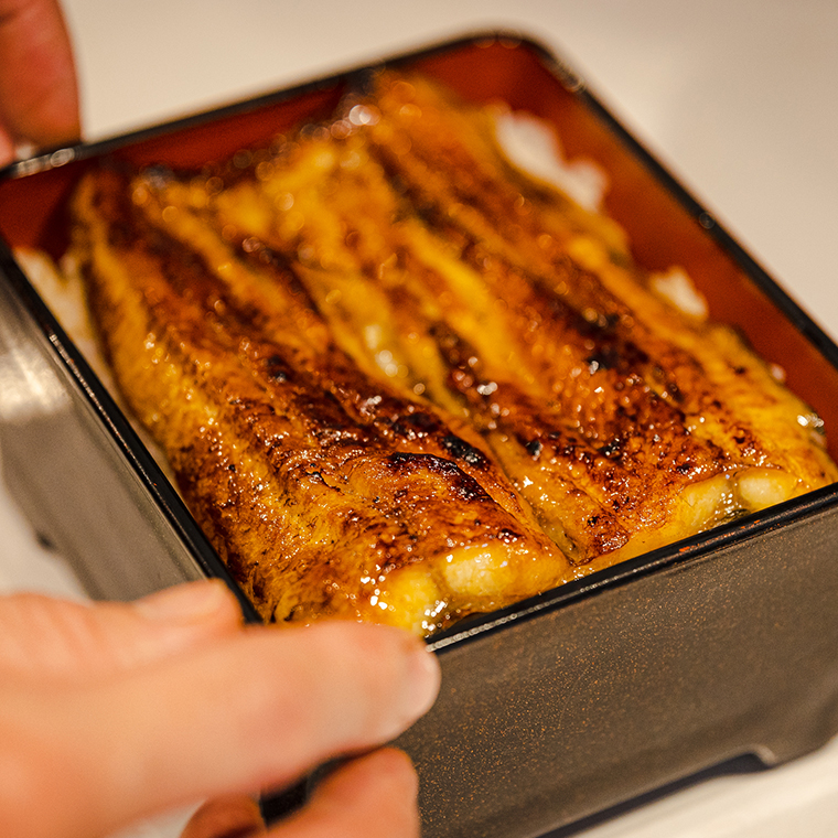 【 麻布しき 】「 至宝の 鰻ぷりん 」1個付き お食事券 3000円分 和食 日本食 チケット 鰻 刺身 プリン 利用券 食事券 茨城県 牛久市 ギフト 贈り物 お祝い 贈答