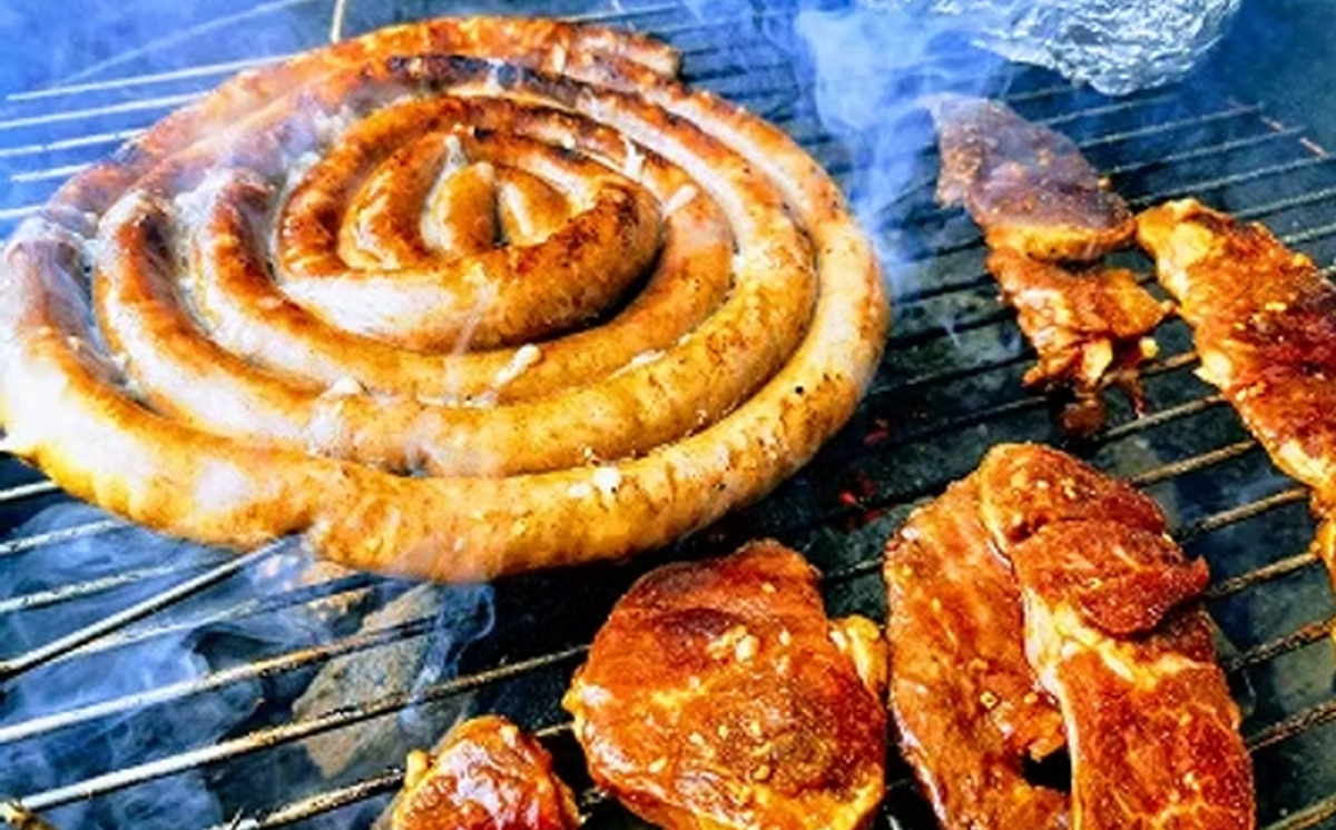 キャンプ&バーベキュー「フォンテーヌの森」 施設利用券 9,000円分【 キャンプ 宿泊 体験 体験型 バーベキュー アウトドア BBQ 夏休み GW 子供 家族 お出かけ 茨城県 つくば市 】