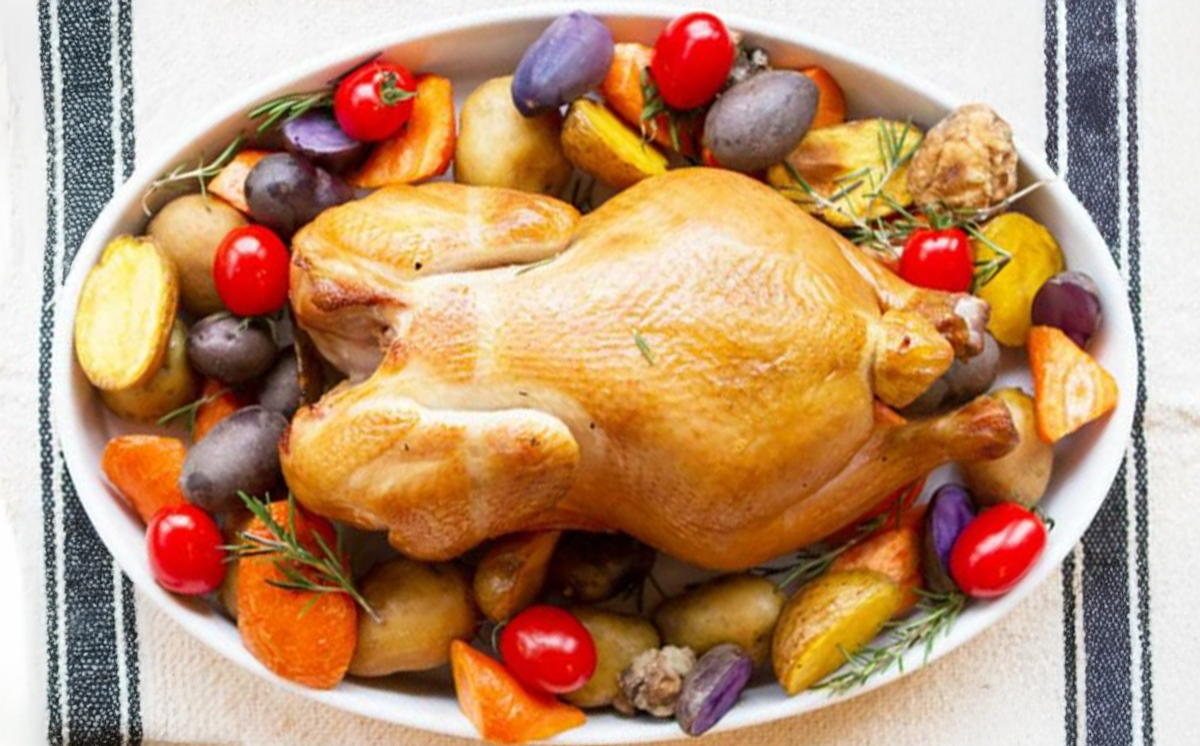 【 筑波ハム 】 燻鶏一羽 1700g 【 鶏肉 スモークチキン チキン 燻製 スモーク 1羽 クリスマス パーティー 記念日 茨城県 つくば市 】