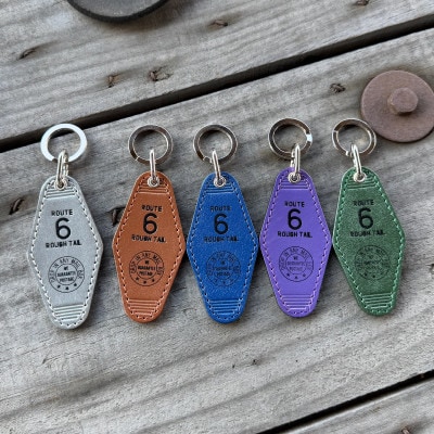 ラフテール【栃木レザー製牛革使用　モーテルキーホルダー】シルバー×ブラック【1712381】