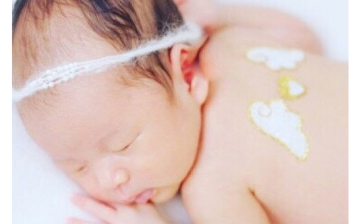 マタニティジュエリーシール 金色 医療用シート素材 お肌に優しい 4枚セット (大ハート・天使の羽・小ハート) 記念撮影用 セルフフォト 家族写真 ベビーシャワー 贈答用 ギフト 2L額付き 茨城県 潮来市 (A21-003)