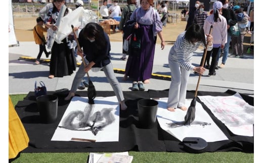 熊谷雲炎によるワークショップ（大筆体験）書道 大筆 体験 茨城県 守谷市