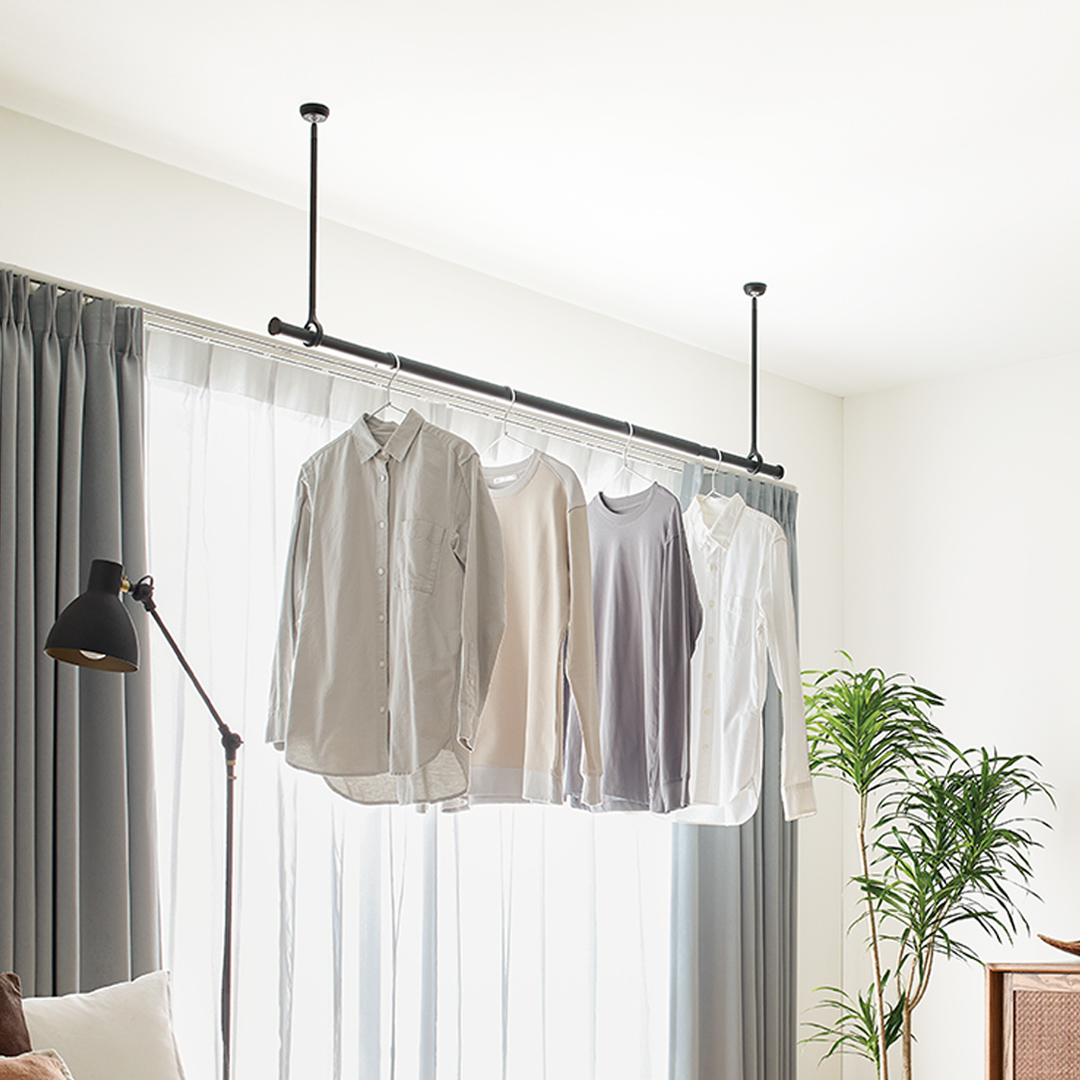 TOSO 簡単着脱・ゆれピタ機能がやさしい ランドリーバーLB-1 高さ60cm 伸縮ポール(Mサイズ付)黒 室内干し ランドリーバー ハンガーバー 花粉対策 簡単 取付 モノトーン ランドリールーム バスルーム リフォーム DIY[BD256-NT]