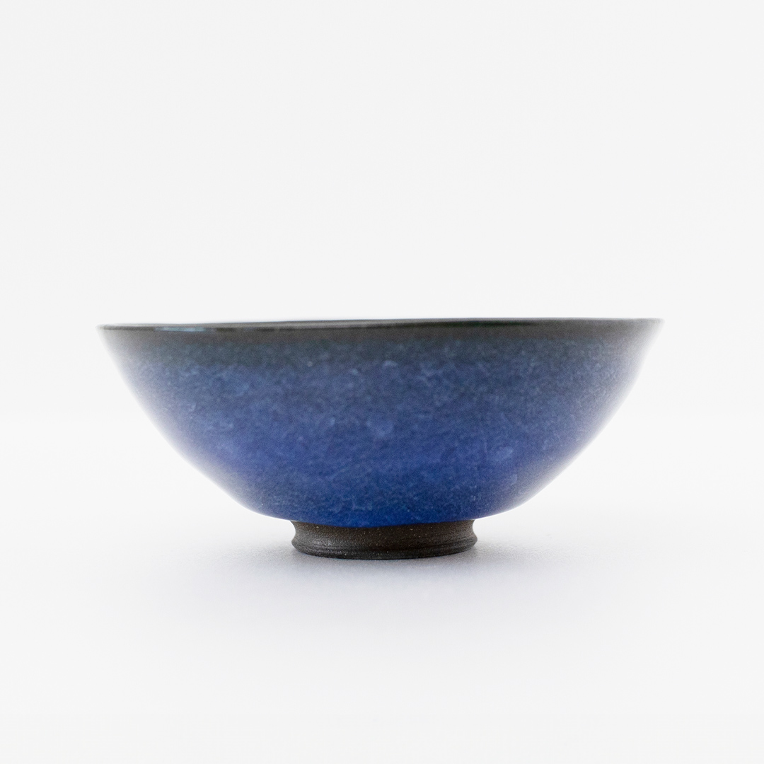 【氷裂貫入瑠璃青瓷】抹茶茶碗 （小野寺裕司 作） 径13.5cm×高さ5.3cm | 茶碗 湯飲み 夫婦湯飲み 陶器 陶芸 お茶 食器  [EW41-NT]