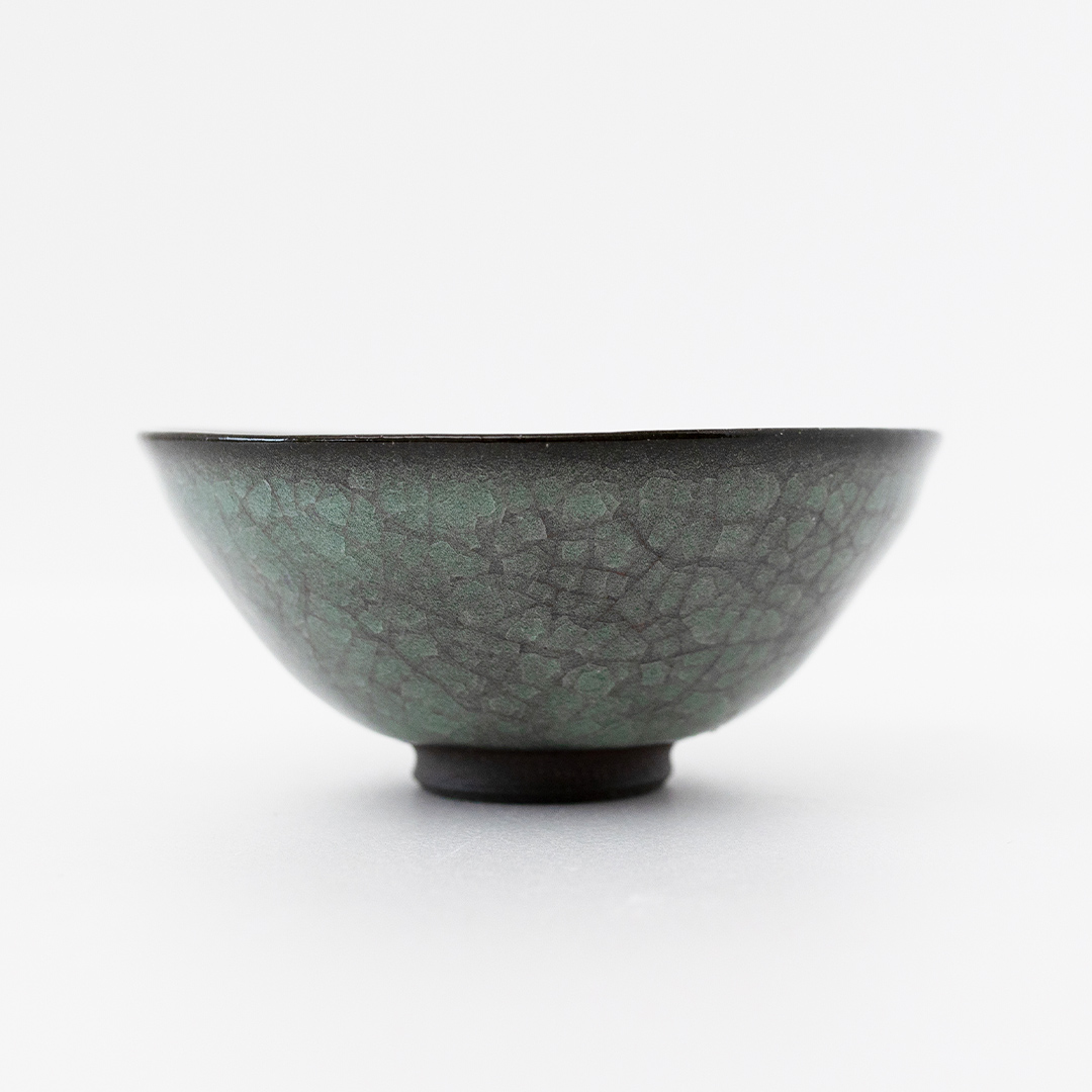 【氷裂貫入青瓷】抹茶茶碗 （小野寺裕司 作） 径13.4cm×高さ6.1cm | 茶碗 湯飲み 夫婦湯飲み 陶器 陶芸 お茶 食器  [EW42-NT]
