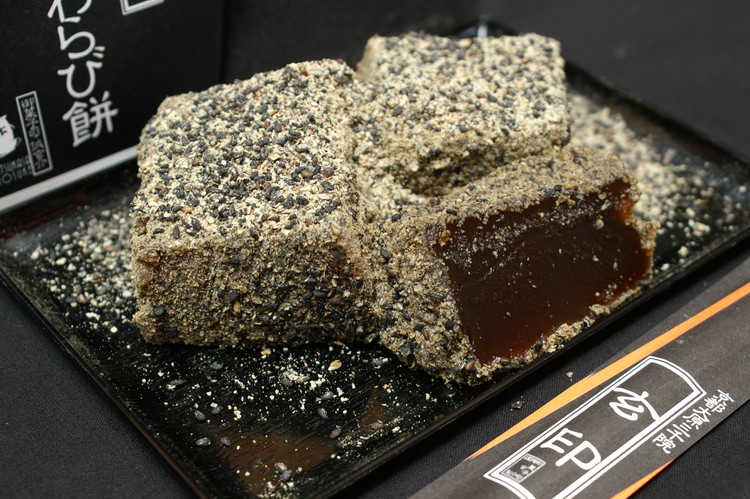 ãµããããã¡ãã¡ïŒãããªãã»é»ããŸã»æ¹è¶ã»ãã°ãèã®äžã§ãµãããã»ã©ããããã³é€
4çš®é¡ã®è©°åã ïœ ããã³é€
èå åèå ã¹ã€ãŒã åã¹ã€ãŒã ãã¶ãŒã ã°ã«ã¡ ã®ãã ãã¬ãŒã³ã çå° â»é¢å³¶ãžã®é
éäžå¯