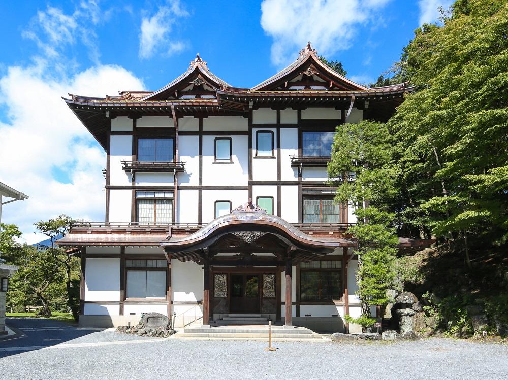 ≪2026年12月30日までの利用限定≫【日光金谷ホテル】1泊2食付 ペア宿泊券《別館スイートルーム》