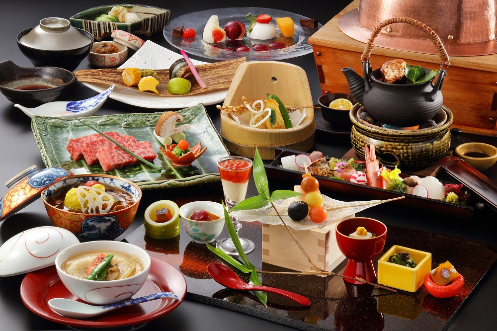 【鬼怒川温泉山楽】平休日1泊2食付 ペア 宿泊券《和室》