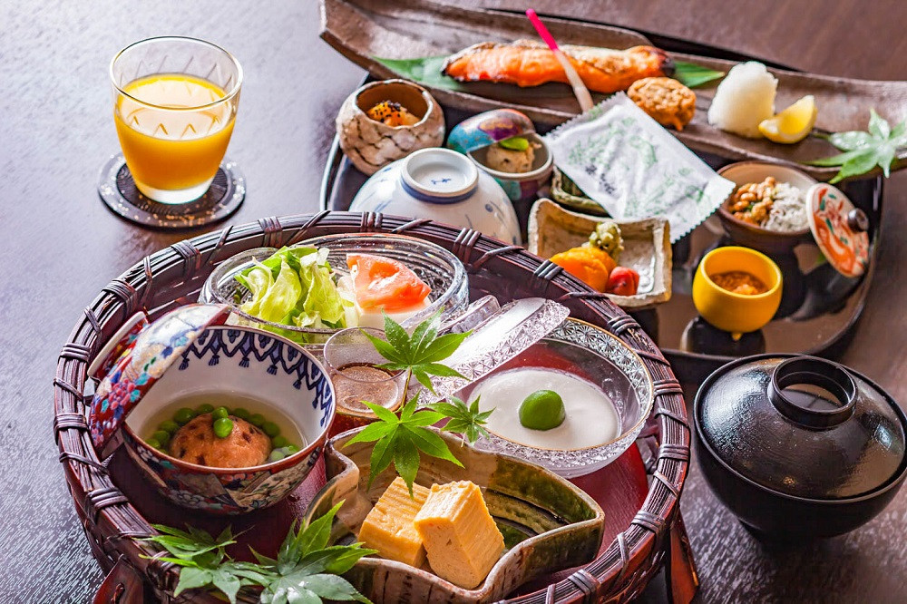 【鬼怒川温泉山楽】平休日1泊2食付 ペア 宿泊券《和室》