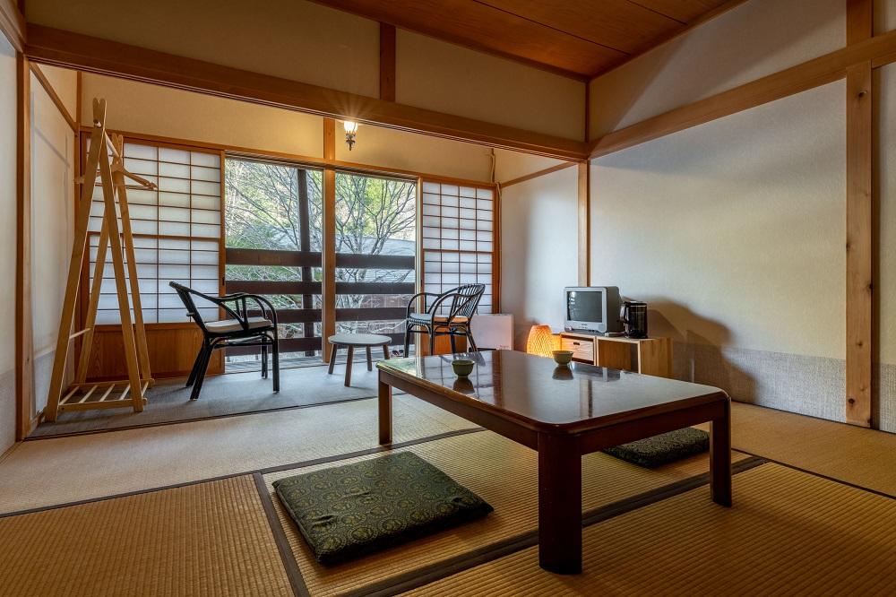 八丁の湯 ・ 山里の季節を愉しむ口福プラン 本館和室 3名様一室ご利用（1泊・2食付き）