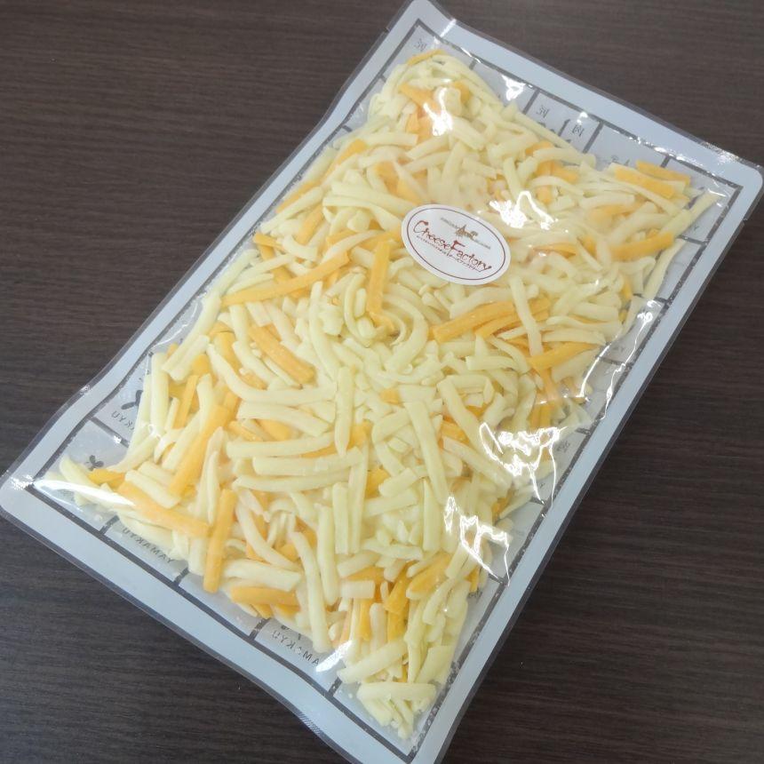 オリジナルミックスチーズ(1袋200g)×6袋 計1200g | ゴーダ モッツァレラ レッドチェダー ナチュラル ミックス シュレッド チーズ 加熱用 アレンジ とろける ピザ ドリア グラタン トースト オーブン料理 トッピング 乳製品 酪農 美味しい おいしい オリジナル ブレンド 業務用 便利 濃厚 手軽 ふるさと 納税 栃木県 矢板市