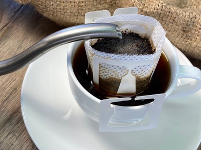 [やいたブランド認証品] 自家焙煎珈琲豆 YAITA BLEND《TSUTSUJI》ドリップバック (シティロースト) 12g×15袋｜SAKURA黒猫堂 珈琲 焙煎 コーヒー豆 矢板市 やいたブランド