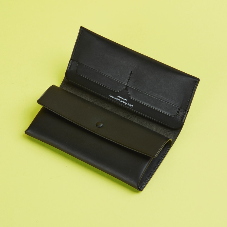 束入れ〈長財布〉