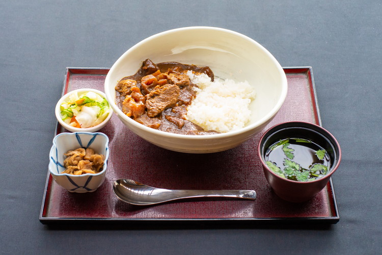 こだわりそば屋のとろ旨 那須和牛 牛すじカレー 300g×2個〔P-443〕 | カレー 冷凍 そば屋のカレー 牛すじ 牛 ビーフ おかず ご飯のお供 人気 ランキング お取り寄せグルメ ご当地 ストック