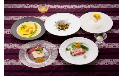 ペットと泊まる宿　CARO　FORESTA那須高原VOLPEテラスルームペア宿泊券（大人2名様1泊2食付き）〔I-8〕≪旅行 旅 ペット同伴可 自然 フレンチ コース≫