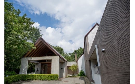 ペットと泊まる宿　CARO　FORESTA那須高原VOLPEテラスルームペア宿泊券（大人2名様1泊2食付き）〔I-8〕≪旅行 旅 ペット同伴可 自然 フレンチ コース≫