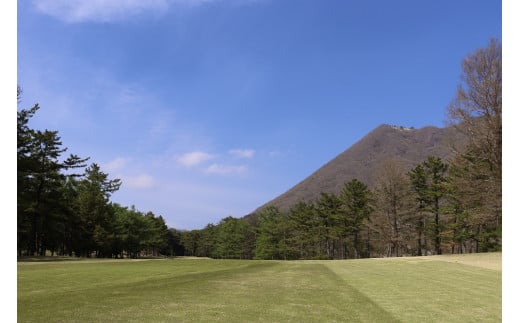 赤城国際カントリークラブ 利用券 (90,000円分) | ゴルフ場 ゴルフ利用券 ゴルフクーポン ラウンドプレー ゴルフチケット ハーフラウンド 関東ゴルフ場 都心近郊 ゴルフクラブ アイアン ドライバー パター群馬ゴルフ 前橋市ゴルフ 林間コース 戦略的コース 赤城山 景色の良いゴルフ場 群馬県 前橋市